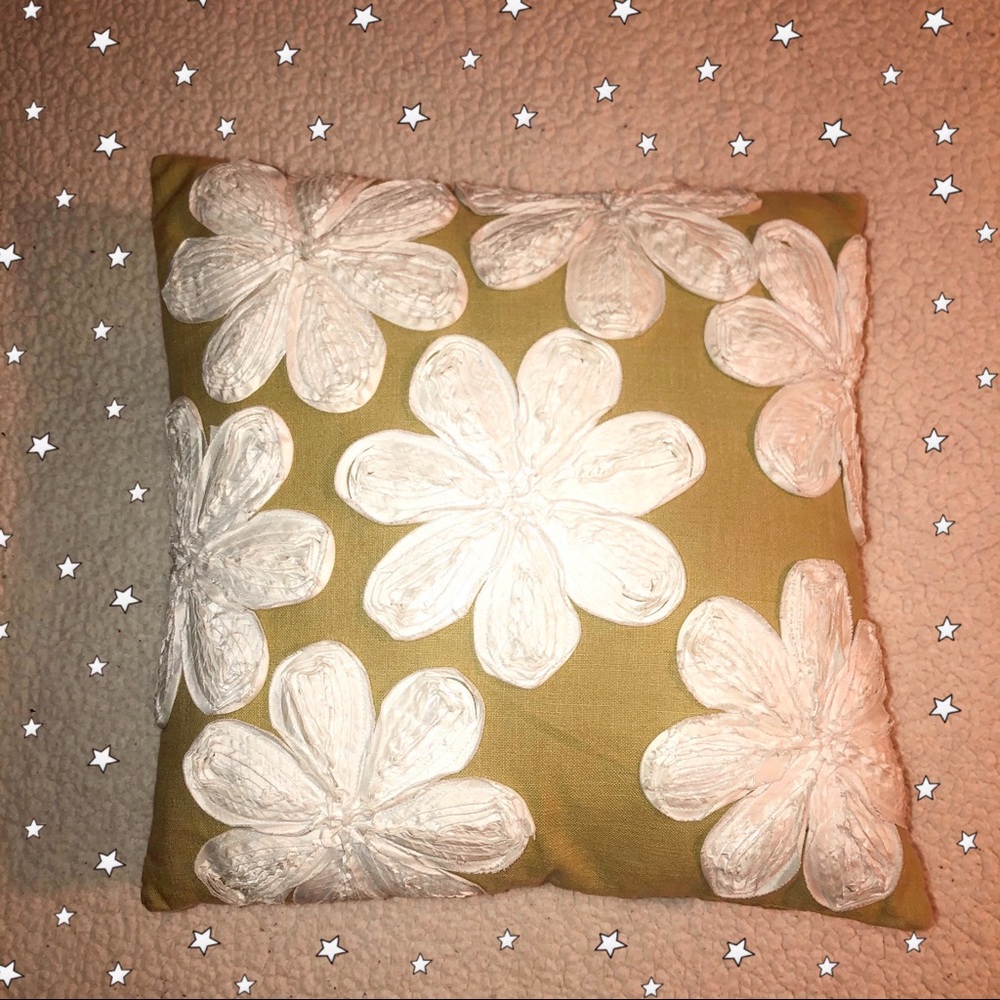 Pier 1 Green & White Flowered Pillow